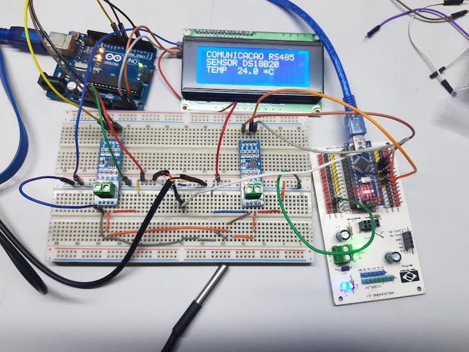 Figura 6 - Montaje del circuito físico en la protoboard.